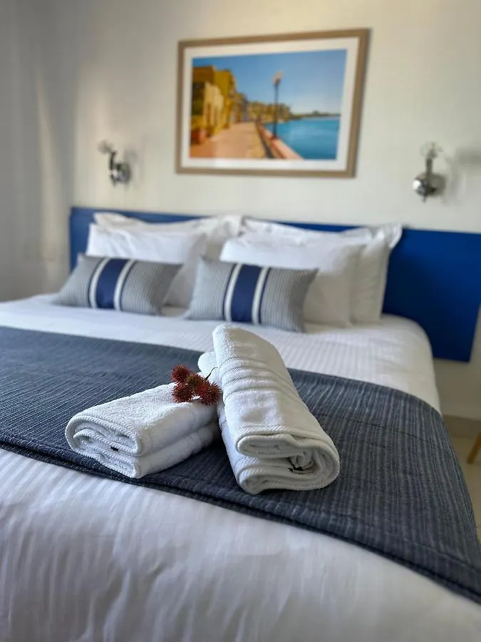 The Beach House Birżebbuġa 0*,
