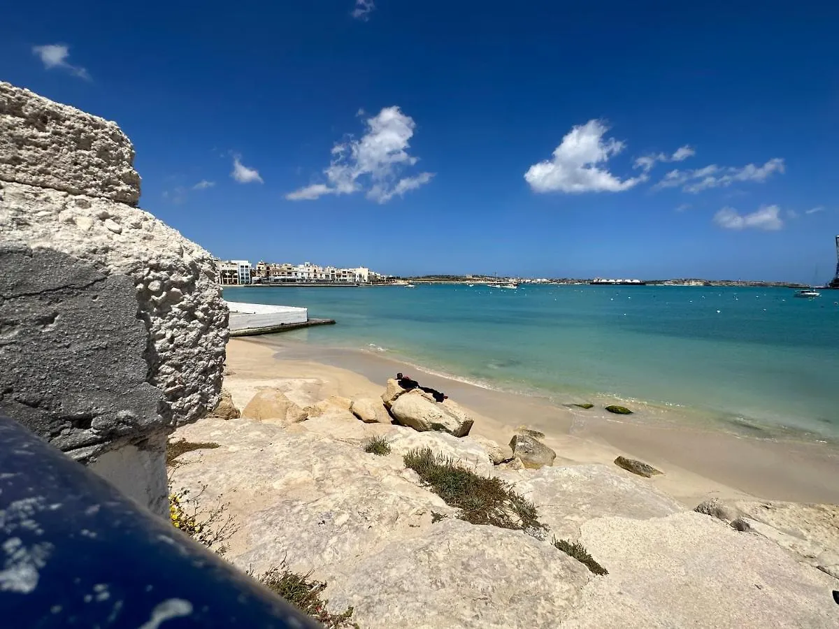 The Beach House Birżebbuġa 0*,  Μάλτα