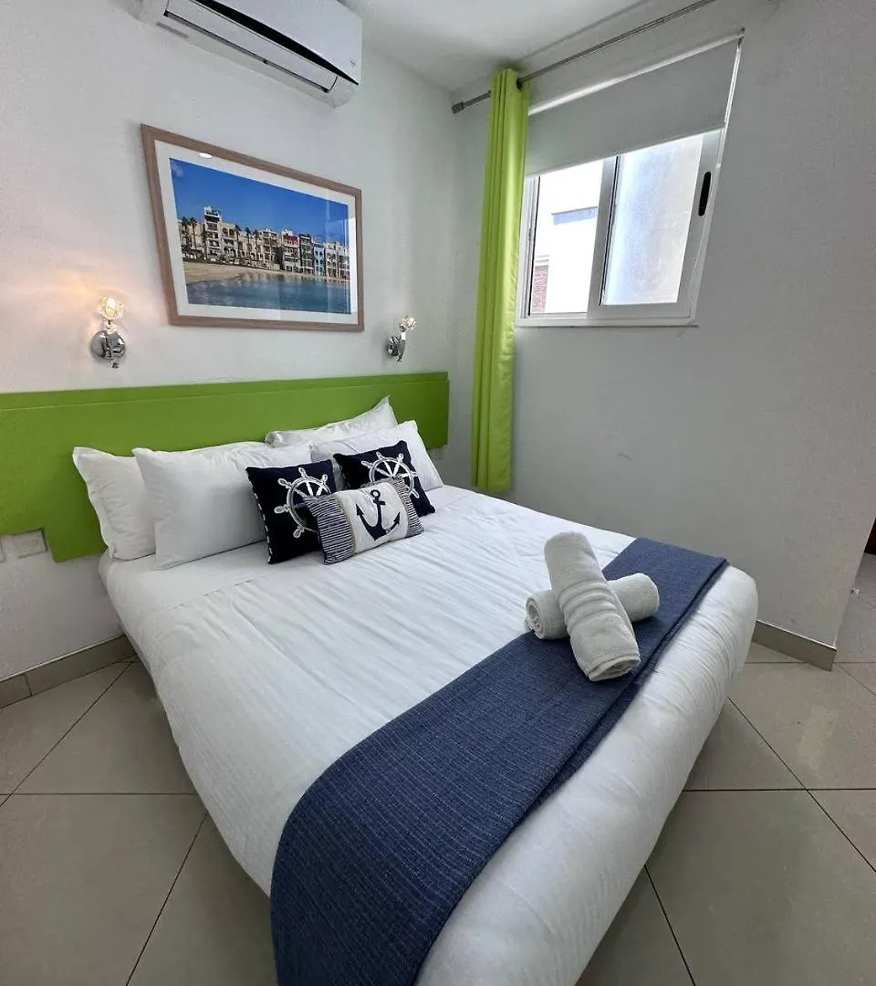 The Beach House Birżebbuġa 0*,  Μάλτα