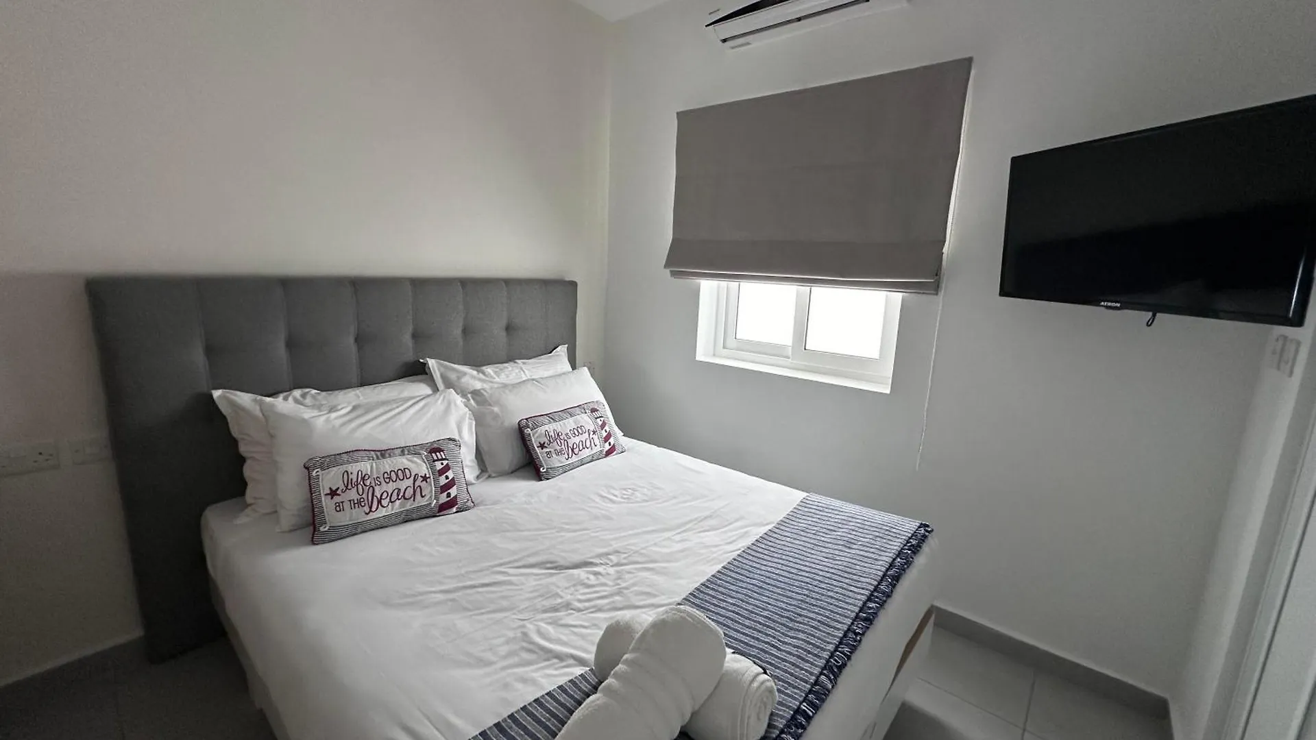 The Beach House Birżebbuġa 0*,  Μάλτα